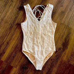 Kendall & Kylie, Cream bodysuit, Size M